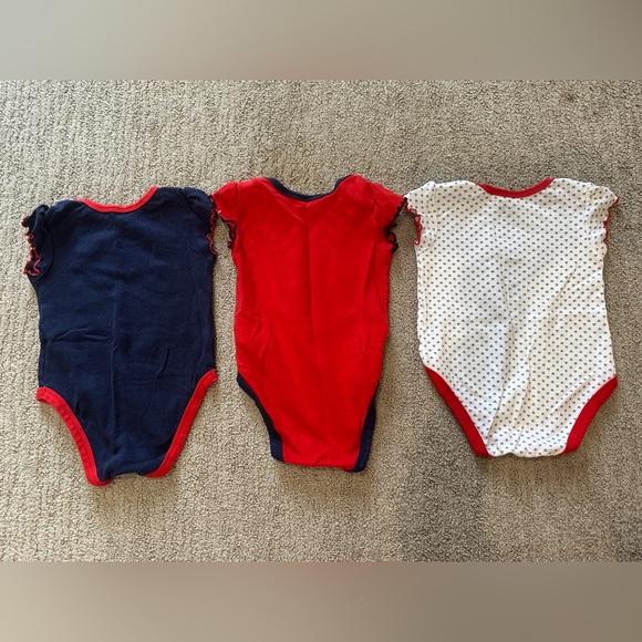 St. Louis Cardinals Onesies 6-9 Months - Picture 2 of 8